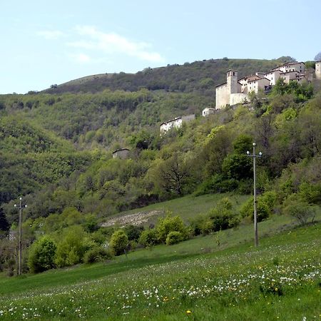 Appartamento Castello Di Cammoro Sellano Ngoại thất bức ảnh