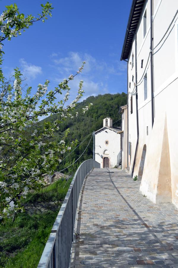 Appartamento Castello Di Cammoro Sellano Ngoại thất bức ảnh